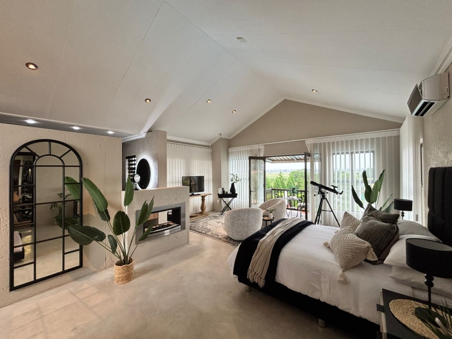 5 Bedroom Property for Sale in Grimbeeck Park North West